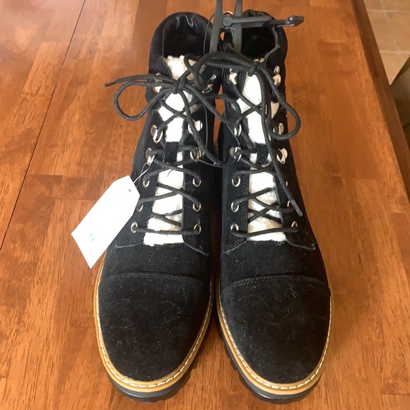 Time and Tru Shoes - Women’s Boots